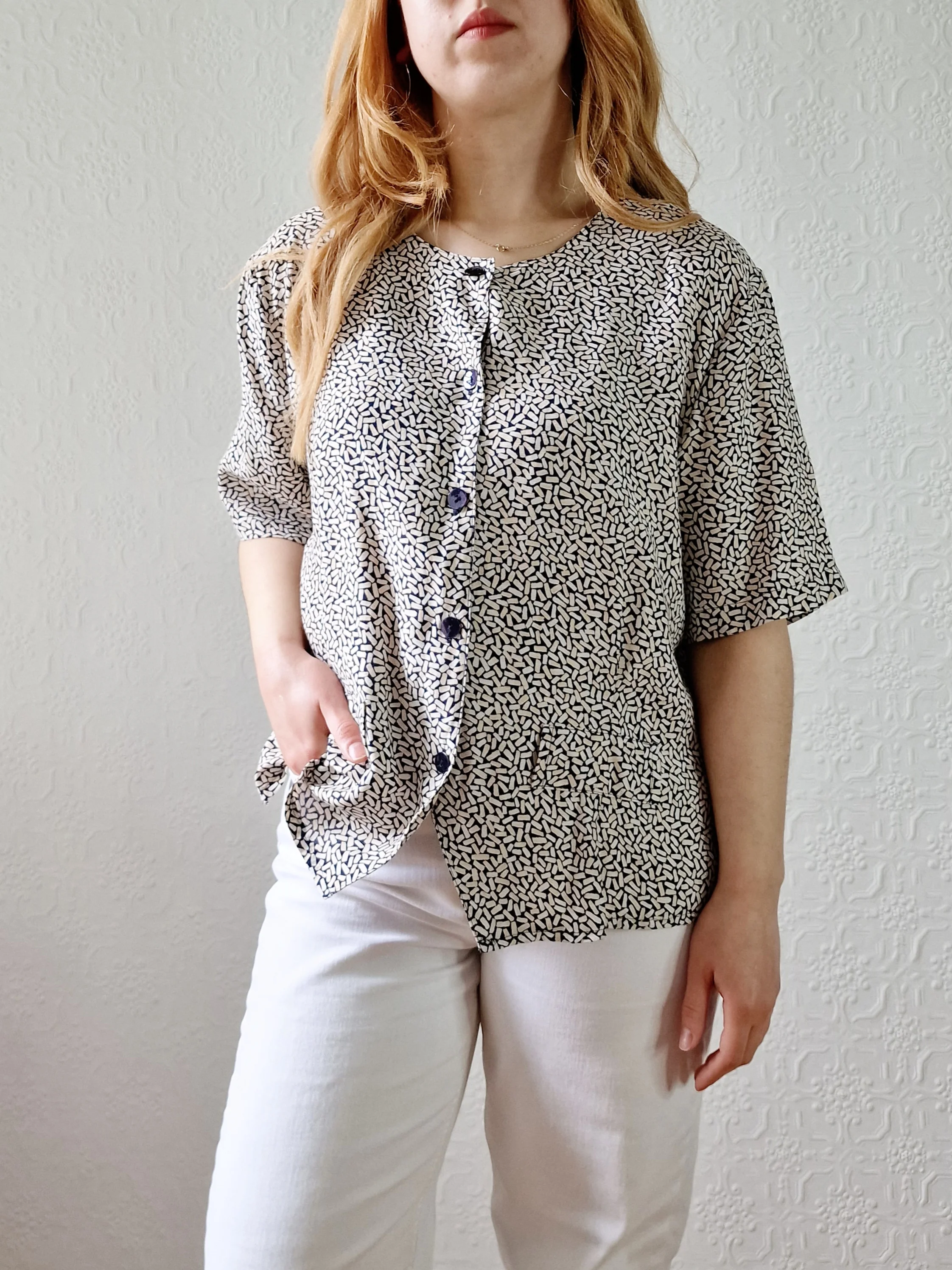 Vintage 80s Black & Beige Abstract Pattern Blouse with Short Sleeves - M - Image 10