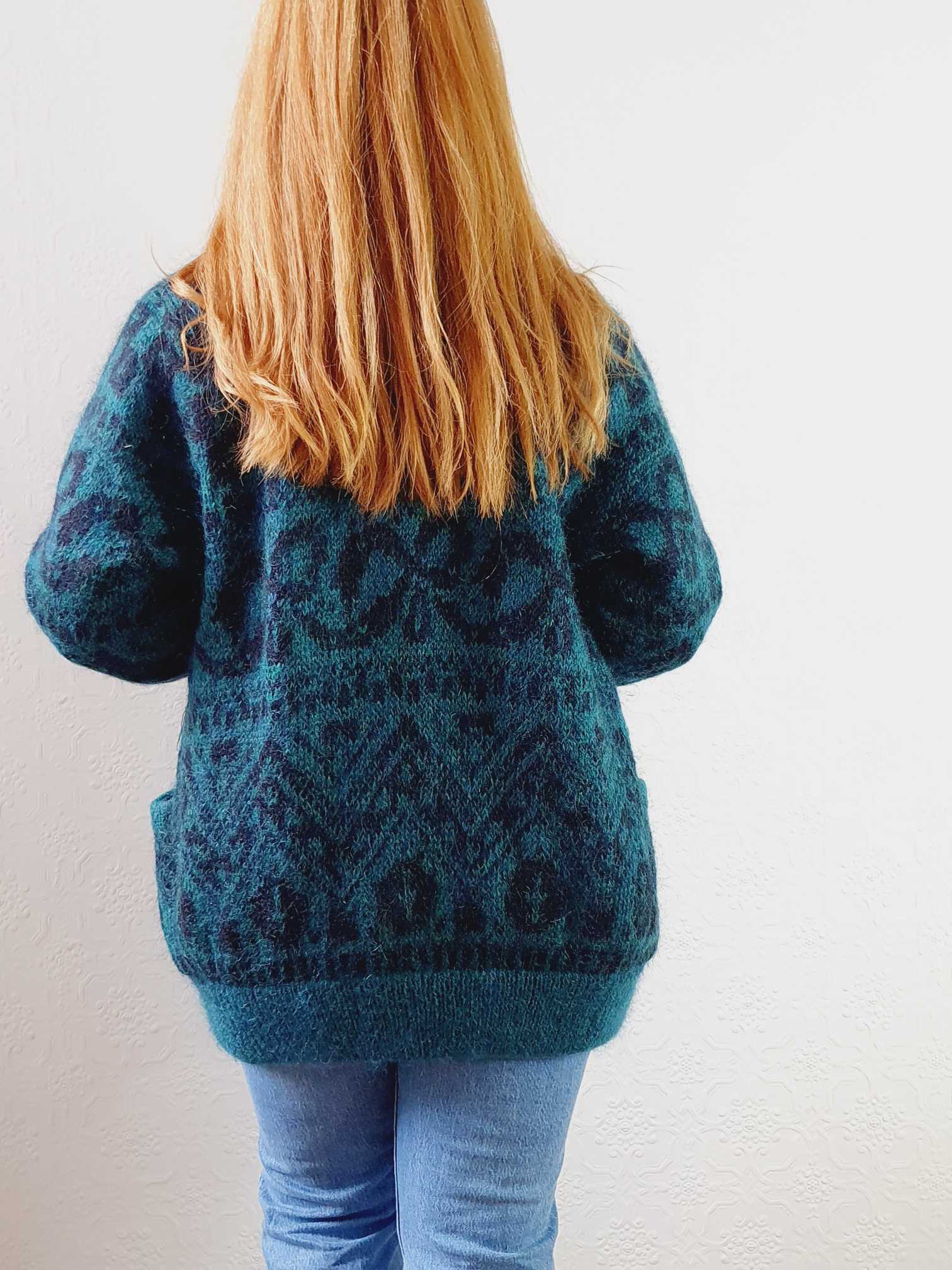Vintage 80s Green Abstract Pattern Wool Cardigan  - S/M - Image 6