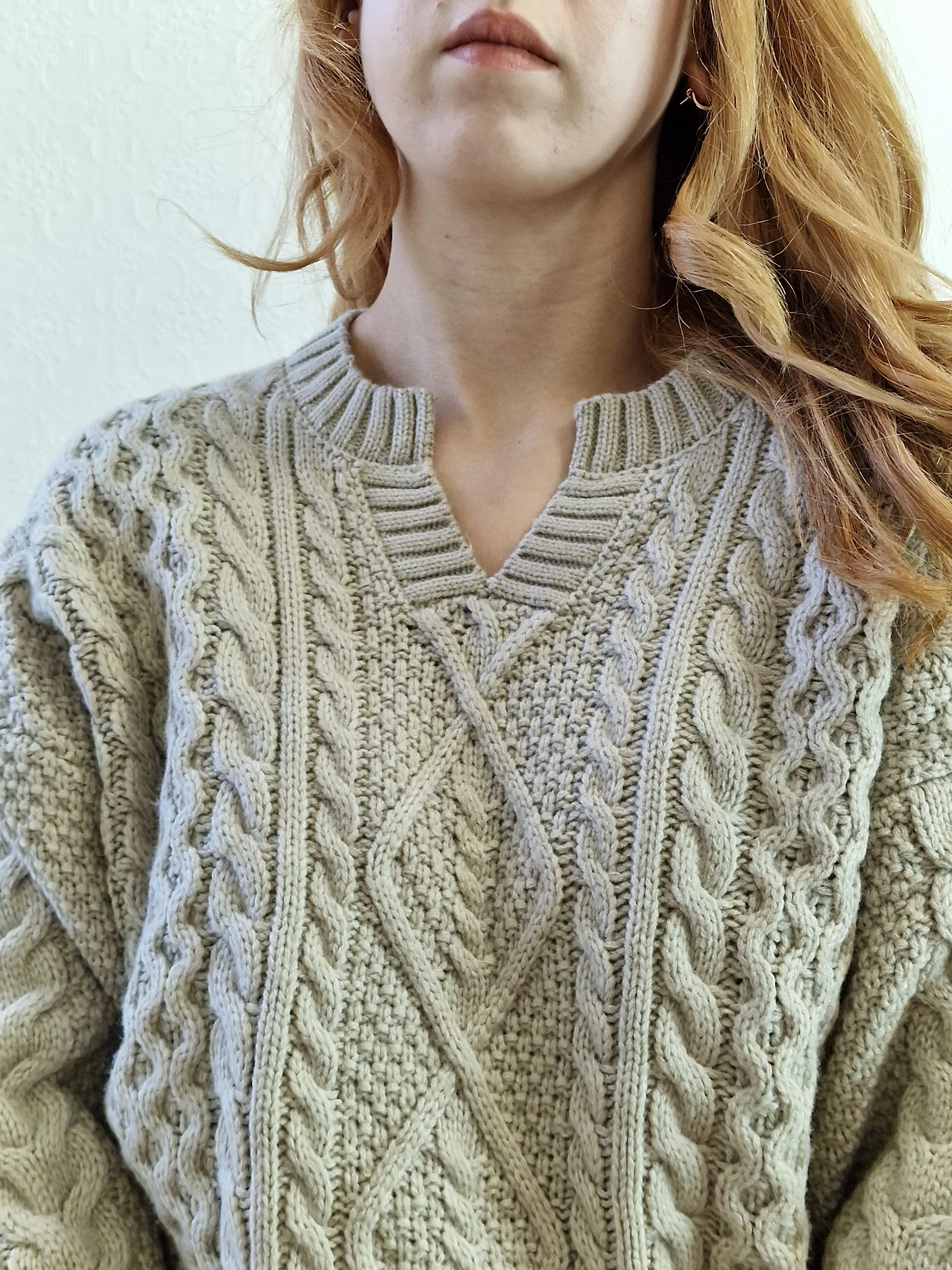 Vintage 90s Beige Grey Cable Knit Aran Jumper with Split Crew Neck - L - Image 12