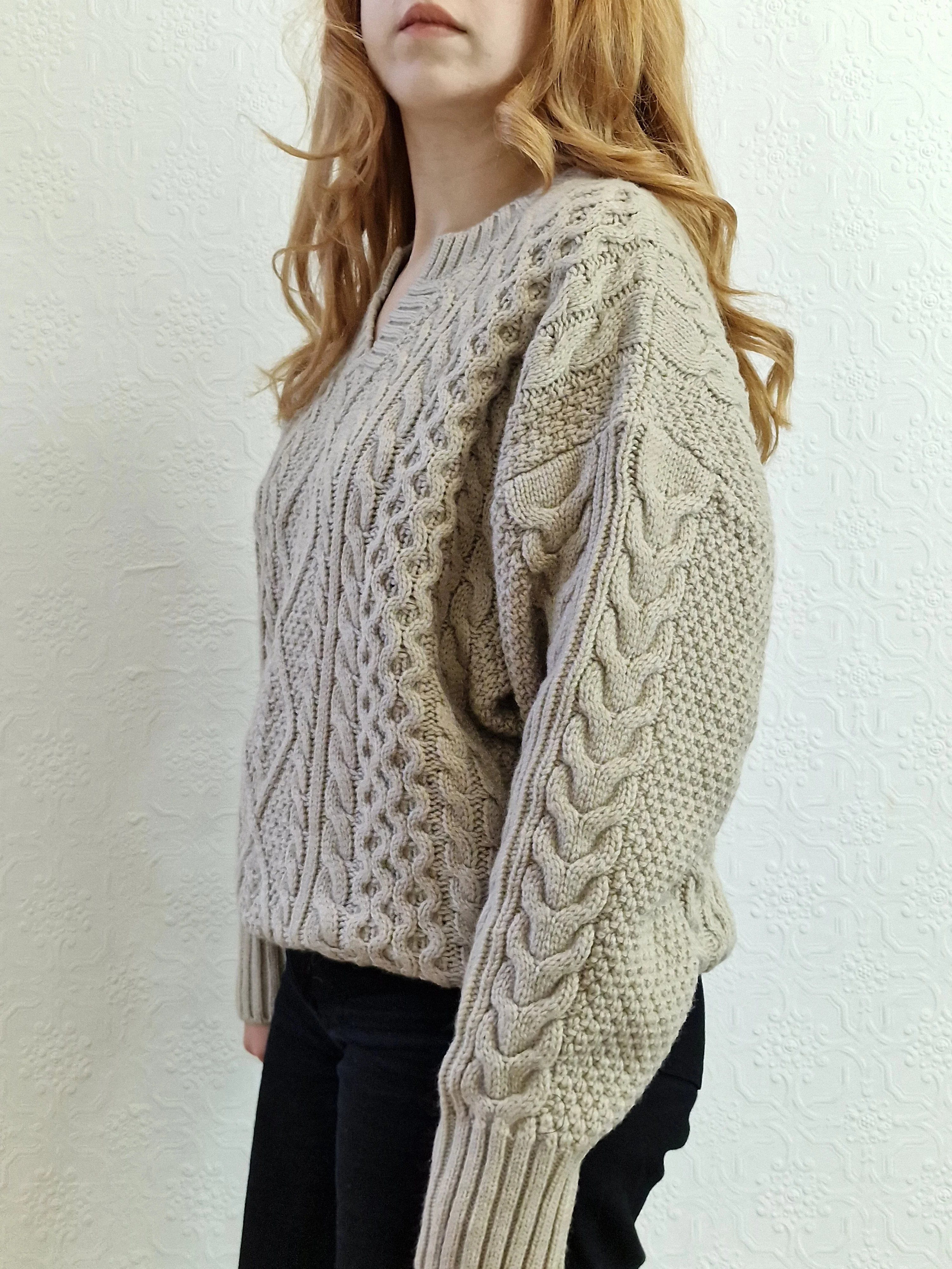 Vintage 90s Beige Grey Cable Knit Aran Jumper with Split Crew Neck - L - Image 8
