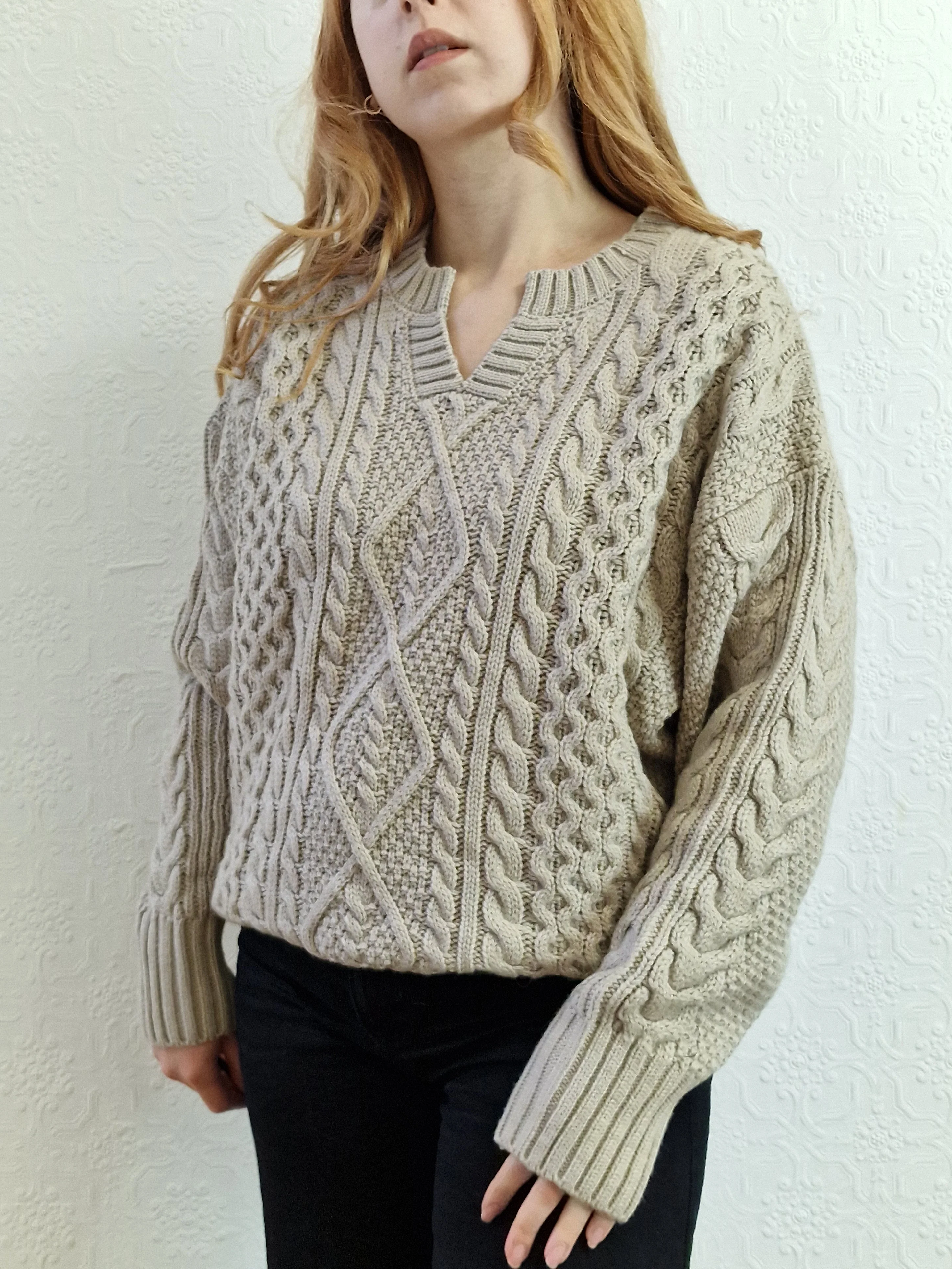 Vintage 90s Beige Grey Cable Knit Aran Jumper with Split Crew Neck - L - Image 9