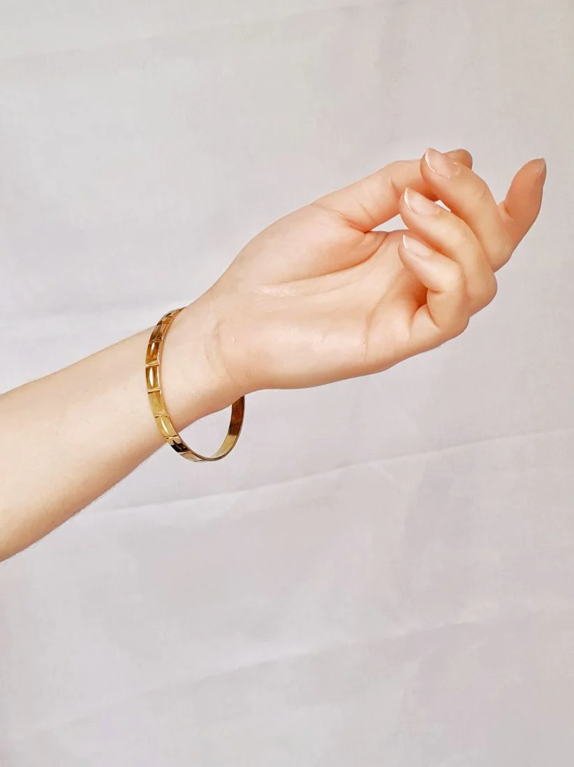 Vintage Gold Toned Bangle Bracelet - Image 2
