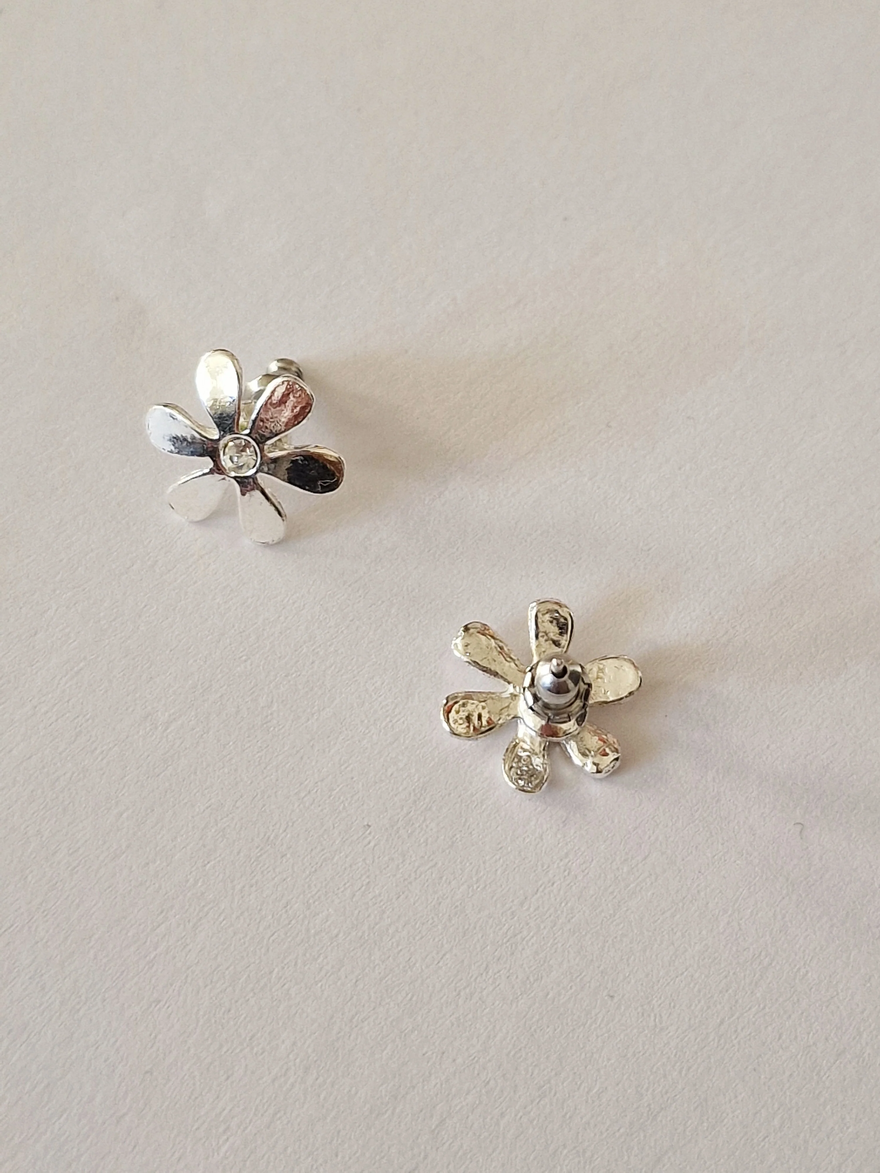 Vintage Silver Plated Flower Crystal Stud Earrings - Image 2